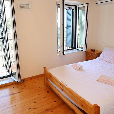 Mary'S Villas Plomari Esterno foto