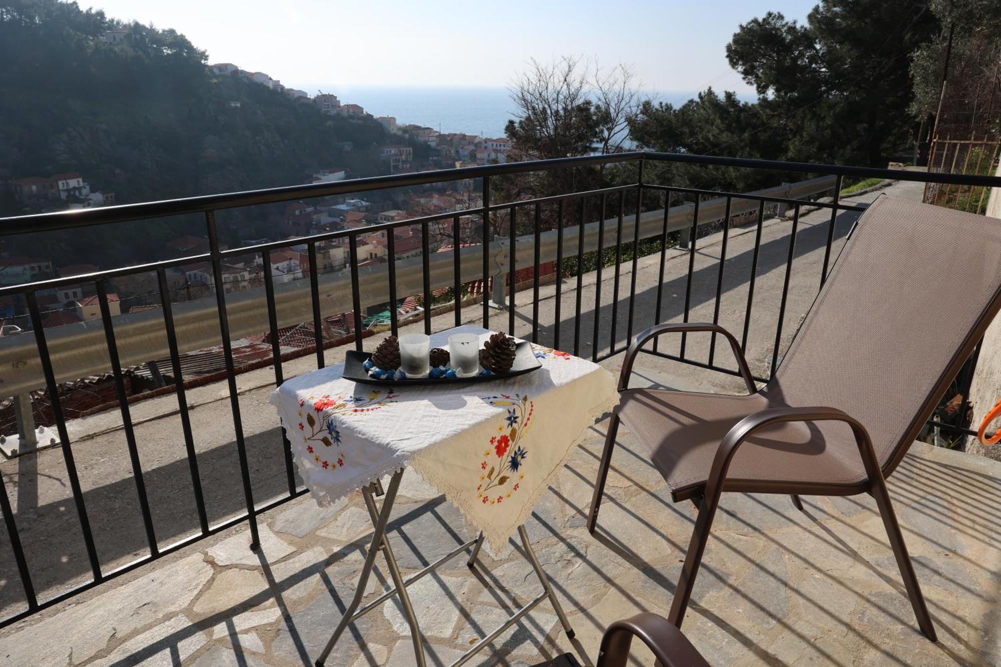 Mary'S Villas Plomari Esterno foto